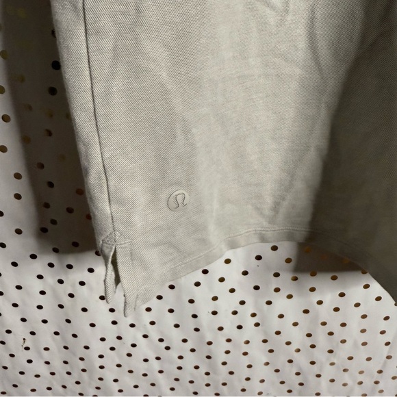 Lululemon Men's Shirt - Picture 4 of 8